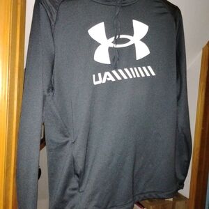 Under Armour Men's Black Sweatshirt
